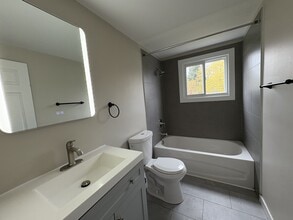 200 Spruce St in Moncton, NB - Building Photo - Building Photo