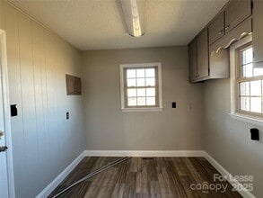 159 W Page Hager Rd in Cleveland, NC - Building Photo - Building Photo