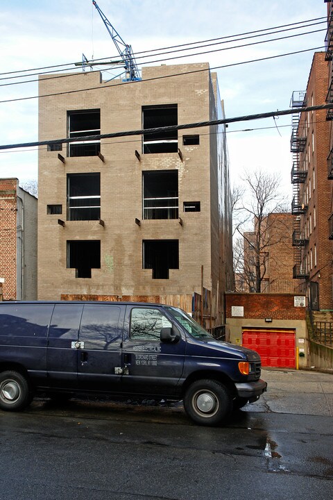 13271 Maple Ave in Flushing, NY - Foto de edificio