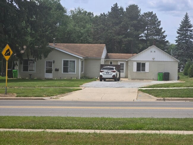 property at 836 Oak Hill Rd