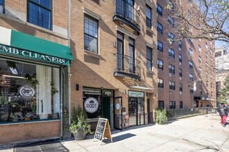 2073 Frederick Douglas Blvd in New York, NY - Foto de edificio - Building Photo