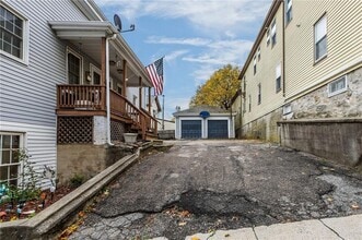 84 Spring St in Lincoln, RI - Building Photo - Building Photo