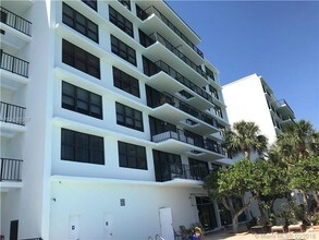 10101 E Bay Harbor Dr-Unit -709 in Bay Harbor Islands, FL - Building Photo - Building Photo