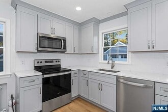 140 Pershing Ave in Ridgewood, NJ - Building Photo - Building Photo