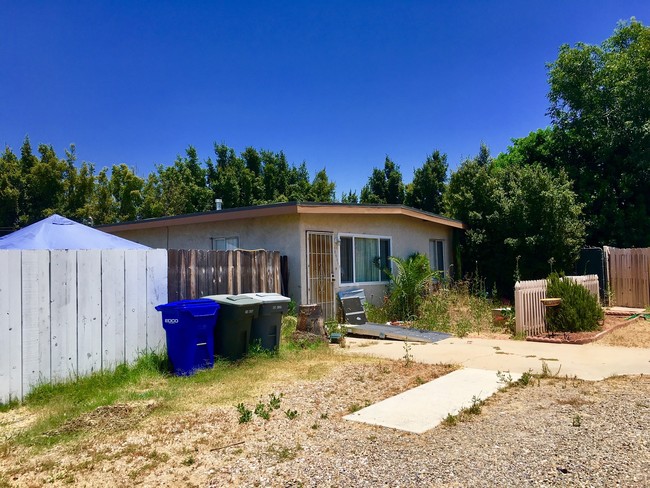 2477-2483 Hardy Dr in Lemon Grove, CA - Building Photo - Building Photo