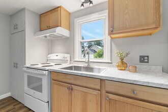 55 River Ln in Deep River, CT - Building Photo - Building Photo
