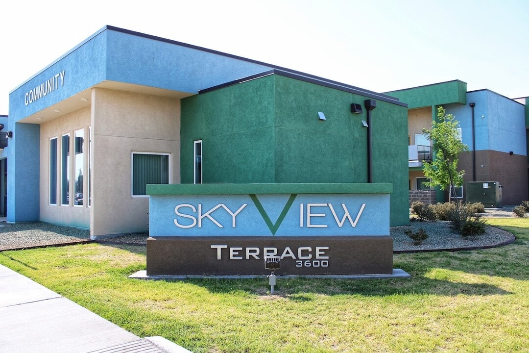 Skyview Terrace in Hobbs, NM - Foto de edificio