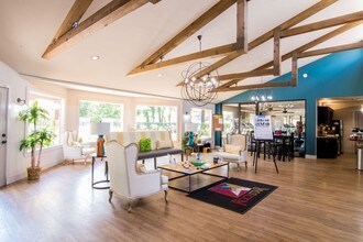 Deerbrook Forest in Humble, TX - Foto de edificio - Building Photo