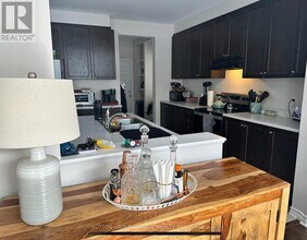 743 Brittanic Rd in Ottawa, ON - Building Photo - Building Photo