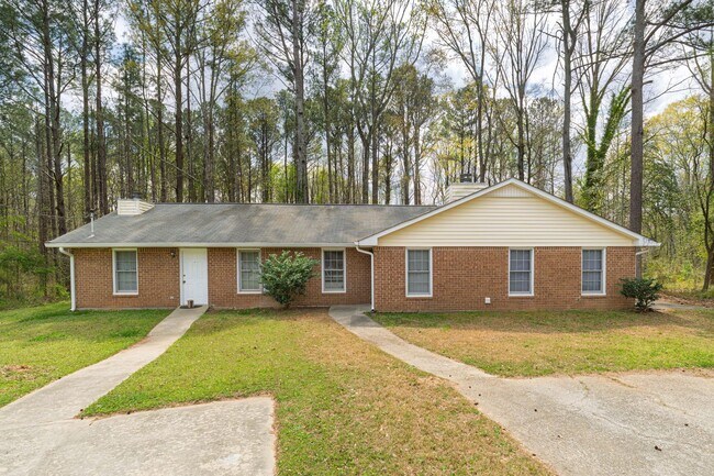 8081 Magnolia Dr in Jonesboro, GA - Building Photo - Building Photo