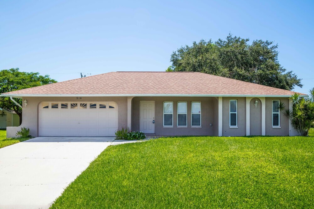 914 SW 25th St in Cape Coral, FL - Building Photo