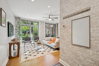 23 N Racine Ave in Chicago, IL - Building Photo - Building Photo