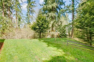 17716 28th Ave NE in Lake Forest Park, WA - Building Photo - Building Photo