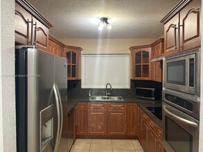 8840 SW 38th St in Miami, FL - Building Photo - Building Photo