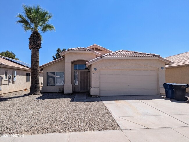 property at 951 E Carla Vista Pl