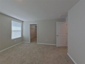 10733 Hidden Banks Gln in Parrish, FL - Building Photo - Building Photo