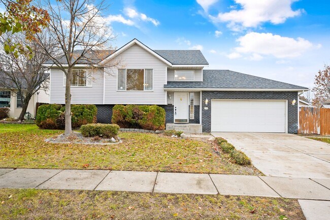 property at 2743 E Ferry Lndg Ave