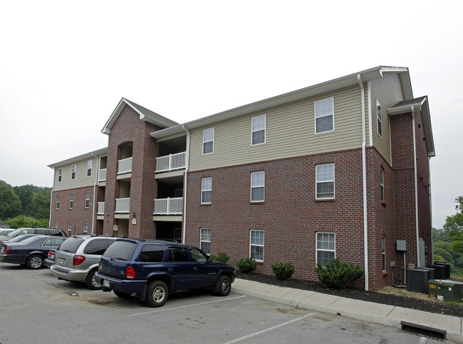 Oak Crest Apartments in Knoxville, TN - Foto de edificio - Building Photo