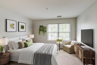 Heritage at Bedford Springs in Bedford, MA - Foto de edificio - Building Photo