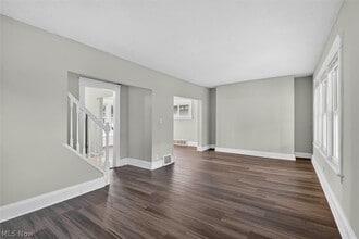 12912 Maplerow Ave in Garfield Heights, OH - Building Photo - Building Photo