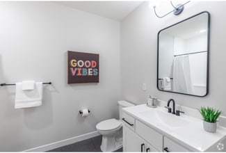 17 Anya Ct in Poughkeepsie, NY - Building Photo - Building Photo