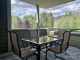 1325 S Hwy 89, Unit 201 in Jackson, WY - Building Photo