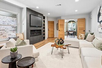 3219 Bryan St in Dallas, TX - Building Photo - Building Photo