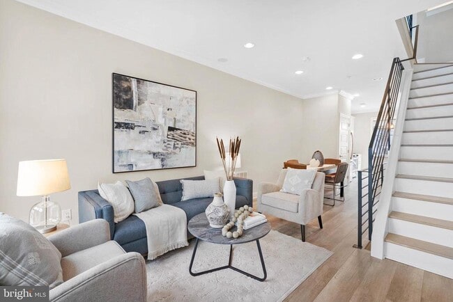property at 2444 Ingersoll St