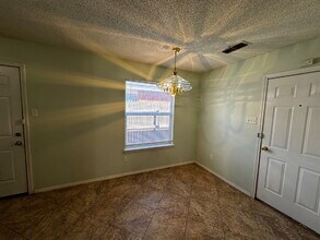7812 Ave U - A Ave in Lubbock, TX - Building Photo - Building Photo
