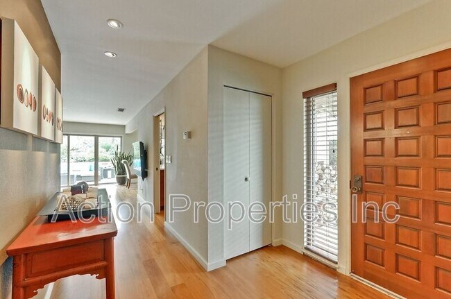 15 Chicory Ln in San Carlos, CA - Building Photo - Building Photo