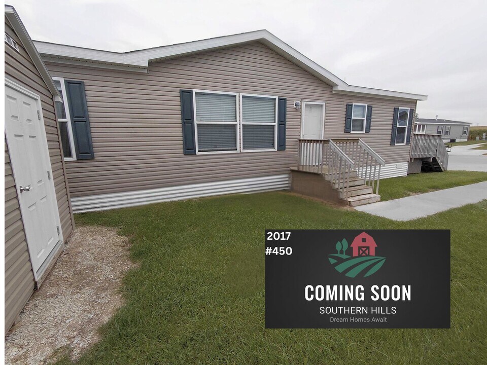 2012 Peregrine Ave NW in Stewartville, MN - Building Photo