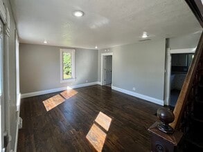 315 Walnut St in Osage, IA - Building Photo - Building Photo
