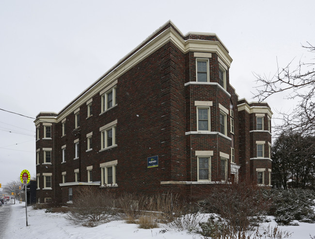 Clemow Court Apartments in Ottawa, ON - Building Photo - Primary Photo