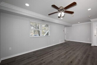 177 Lake Pointe Ct in Middle Island, NY - Building Photo - Building Photo