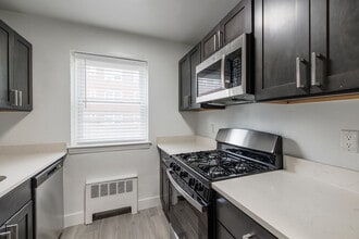 Watson Apartments in Elizabeth, NJ - Foto de edificio - Building Photo