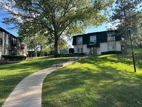 Woodlands in St. Louis, MO - Foto de edificio - Building Photo