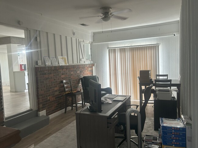 1309 Ravenwood Dr