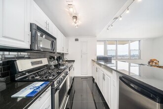 6040 BLVD E in West New York, NJ - Building Photo - Building Photo