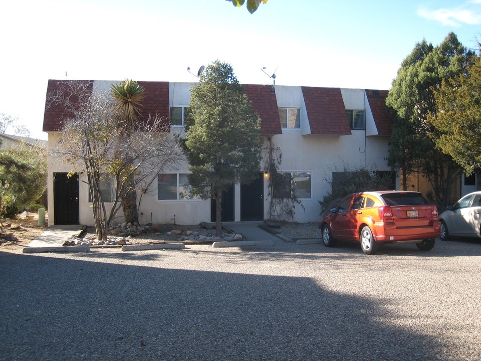 179 Monte Largo Dr NE in Albuquerque, NM - Building Photo