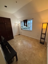 2421 Hunter St in Los Angeles, CA - Building Photo - Building Photo