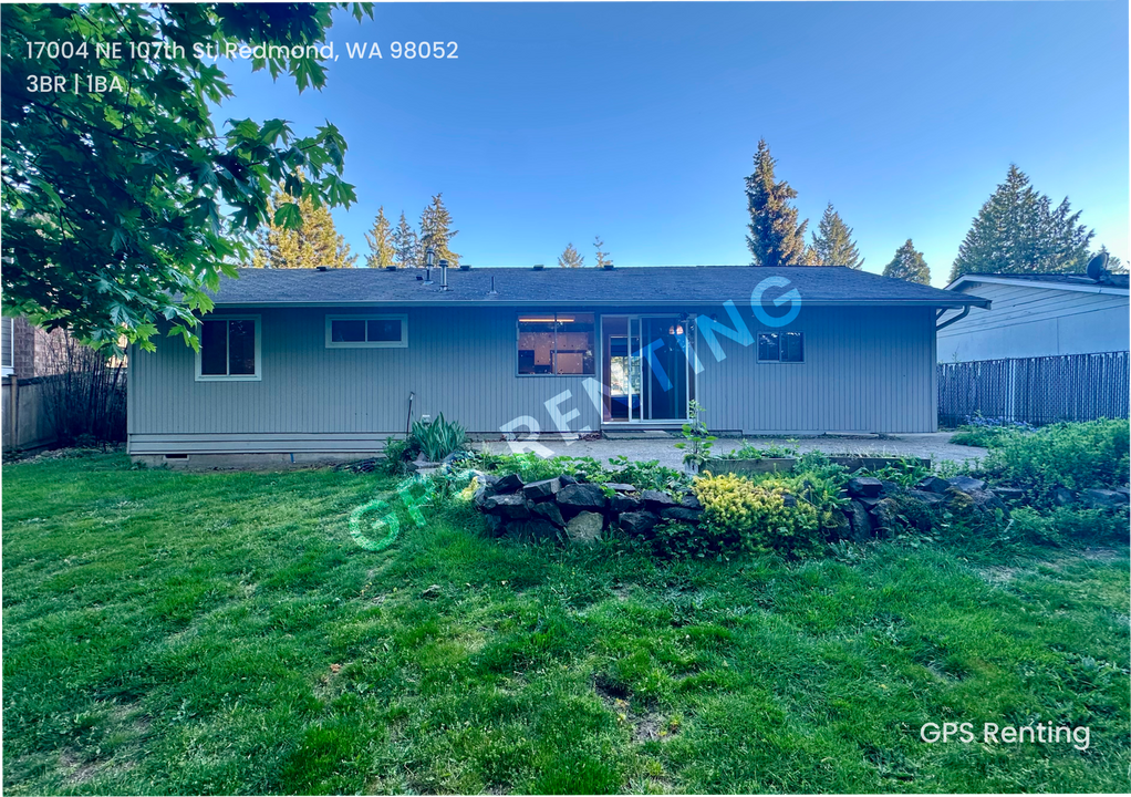 17004 NE 107th St in Redmond, WA - Building Photo