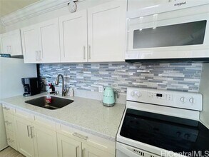 201 ?Ohua Ave in Honolulu, HI - Building Photo - Building Photo