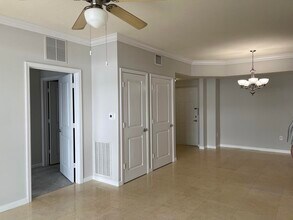 415 NW Flagler Ave-Unit -402 in Stuart, FL - Building Photo - Building Photo