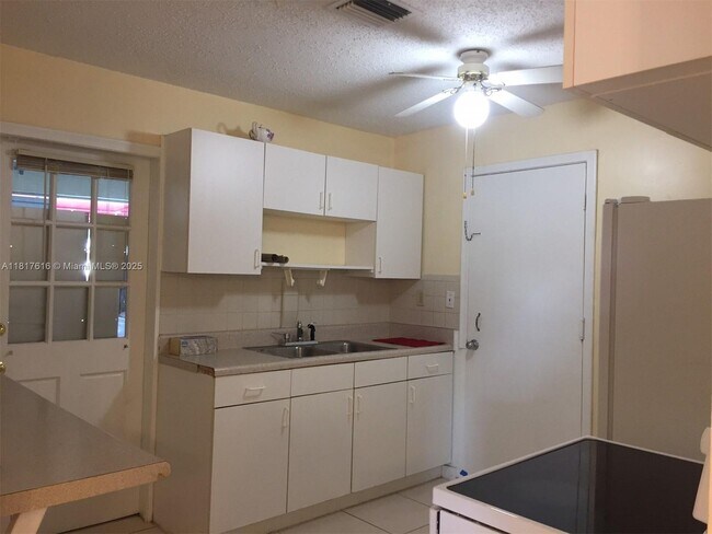 14545 SW 73rd St in Miami, FL - Building Photo - Building Photo