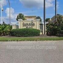 18 Ultimo Ct in Ft. Myers, FL - Building Photo