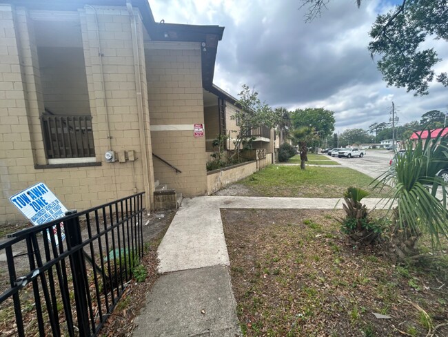6916 Old Kings Rd S in Jacksonville, FL - Building Photo - Building Photo