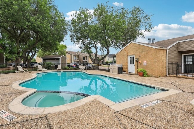 Kirkwood Landing Apartments in Houston, TX - Foto de edificio - Building Photo