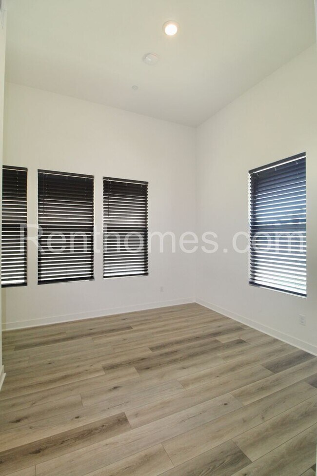 1710 Discovery Falls Dr in Chula Vista, CA - Building Photo - Building Photo