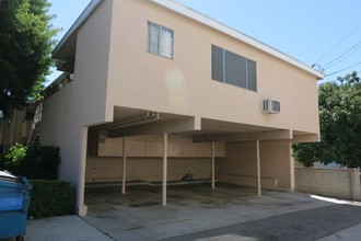 639 E Tujunga Ave in Burbank, CA - Building Photo - Building Photo