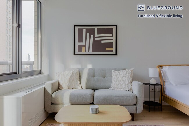 235 W 48th St in New York, NY - Building Photo - Building Photo